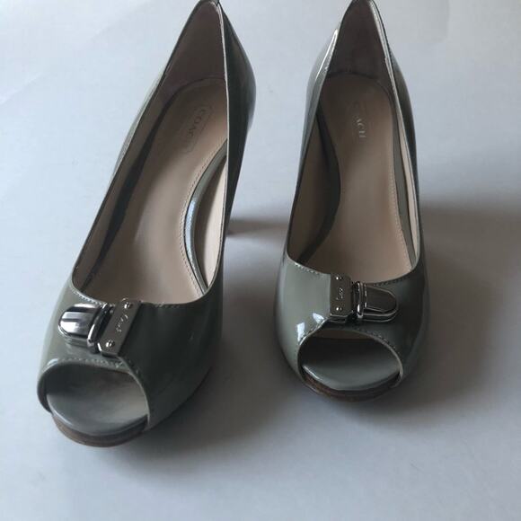 Coach Helaine Patent Peep Toe Pump Wooden Stacked - Picture 2 of 12